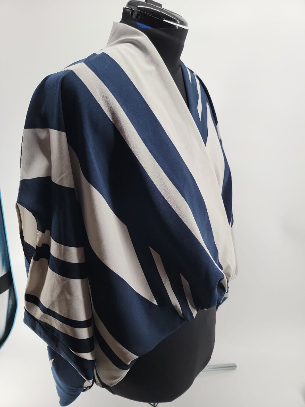 Tyche Navy Ivory Striped Wrap Front Blouse Large Dolman Sleeve Made USA - Picture 8 of 10